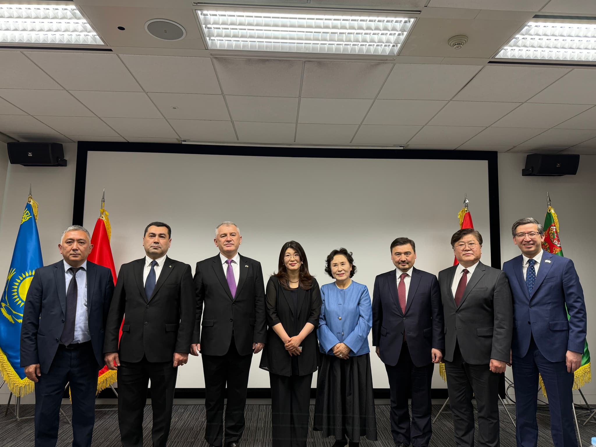 zemlya-mudrosti-v-seule-predstavili-turisticheskij-potencial-centralnoj-azii