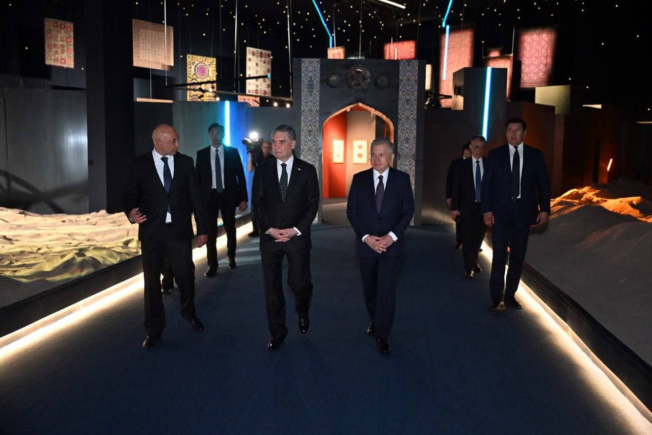 chairman-khalk-maslakhaty-turkmenistan-and-president-uzbekistan-visited-historical-exhibition