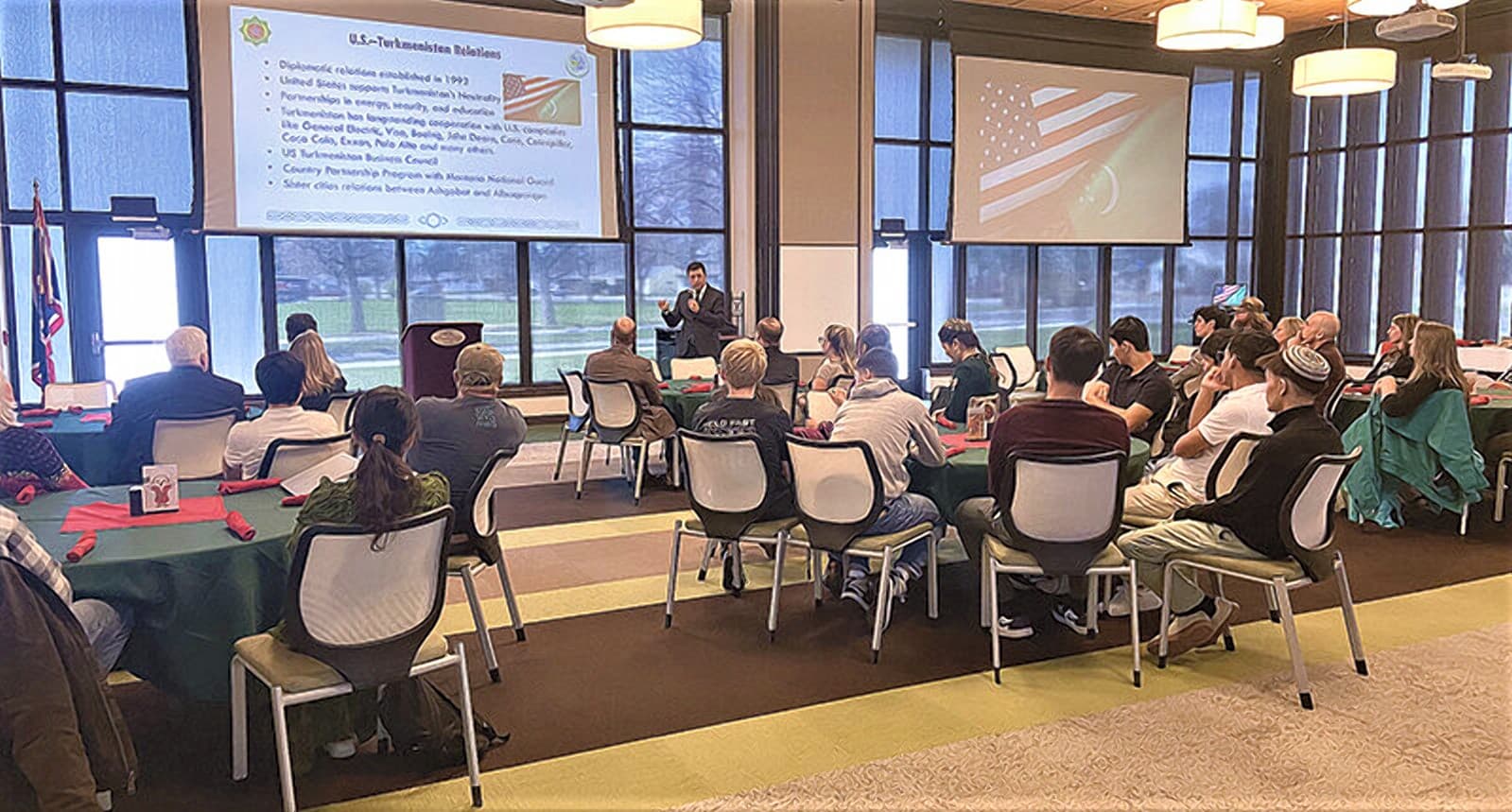 Turkmen diplomat delivers lecture on neutrality at American college