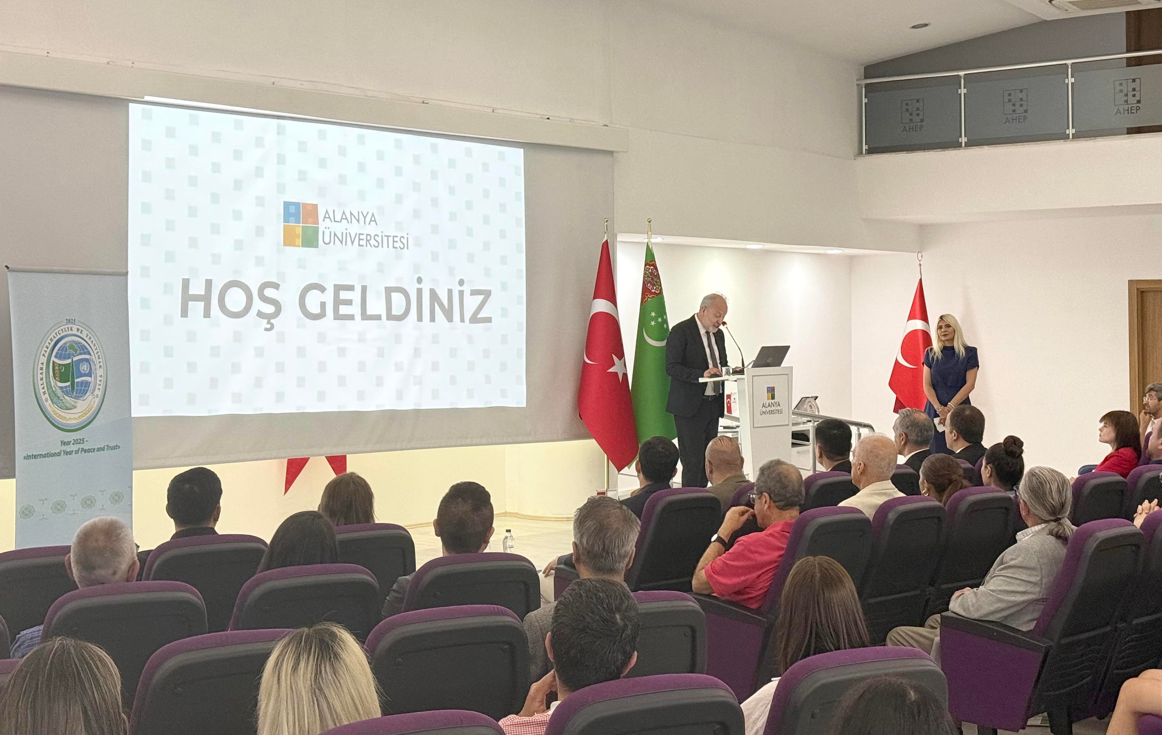 Türkiýe Respublikasynda Halkara parahatçylyk we ynanyşmak ýylyna bagyşlanan ylmy konferensiýasy geçirildi