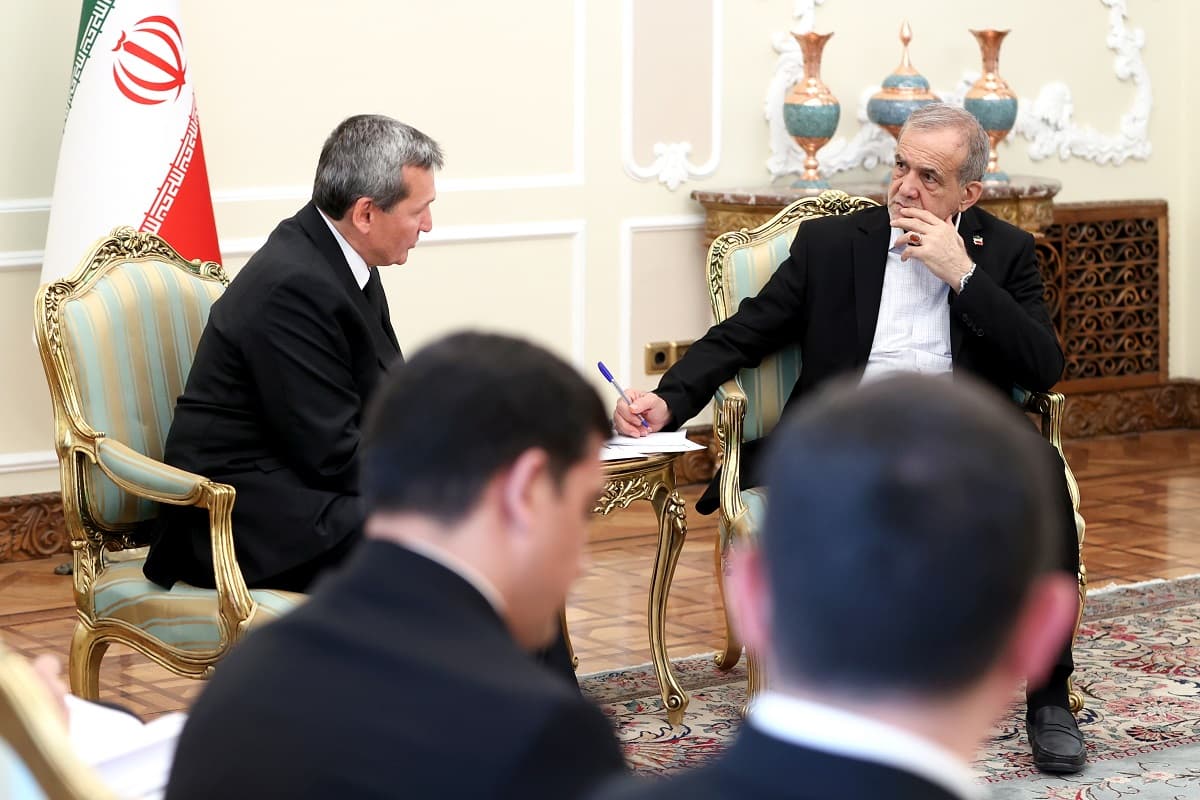 turkmenistans-foreign-minister-meets-irans-president