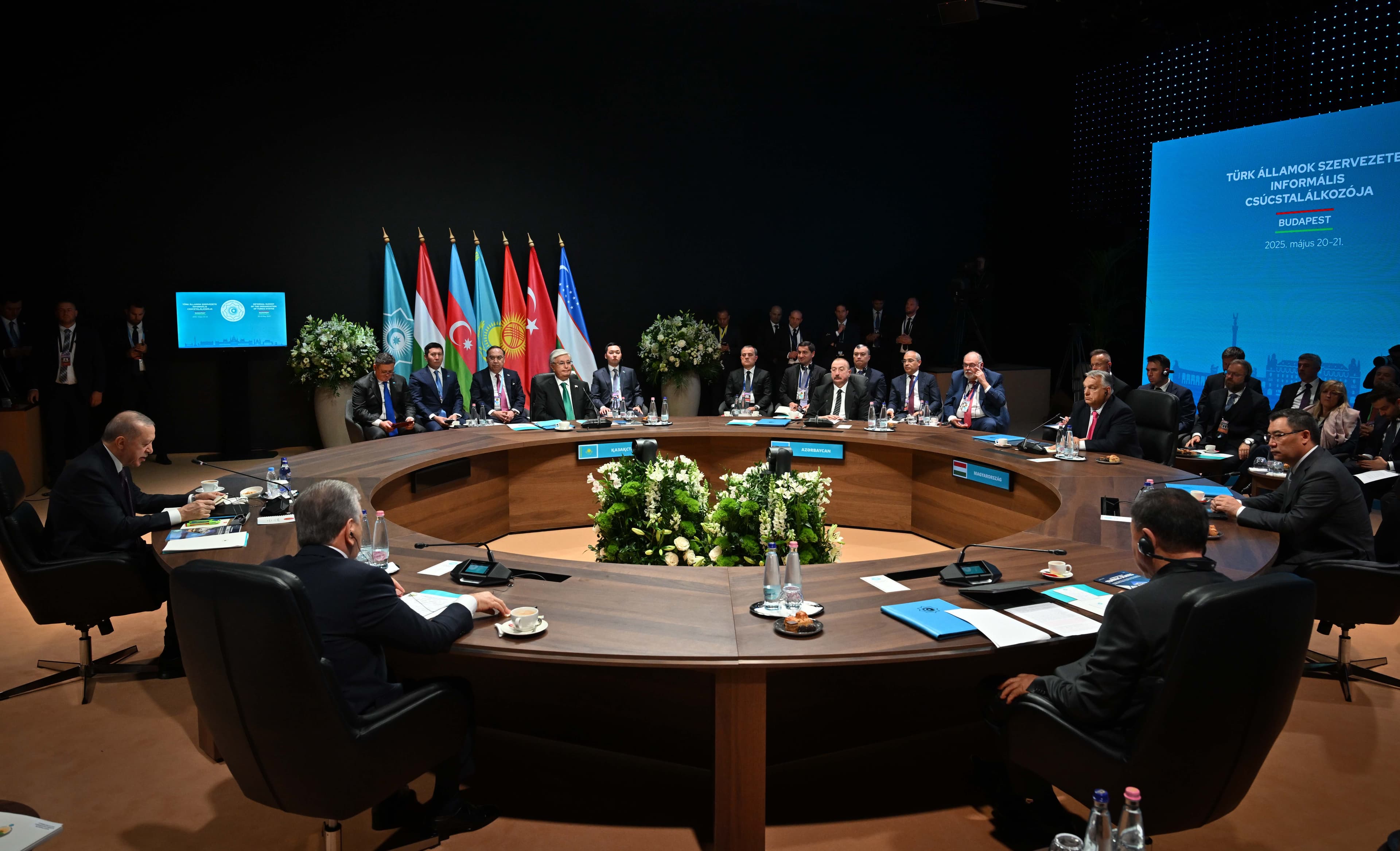 v-vengrii-sammit-tyurkskih-gosudarstv