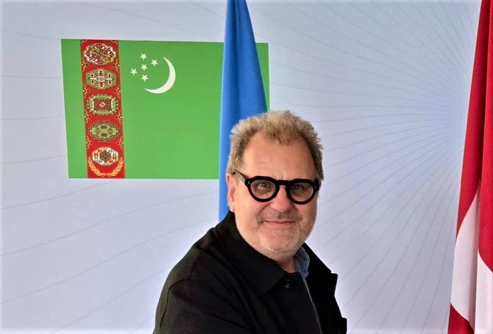 Şweýsariýaly režissýor-dokumentalist Türkmenistanyň Bitaraplygy barada film düşürer