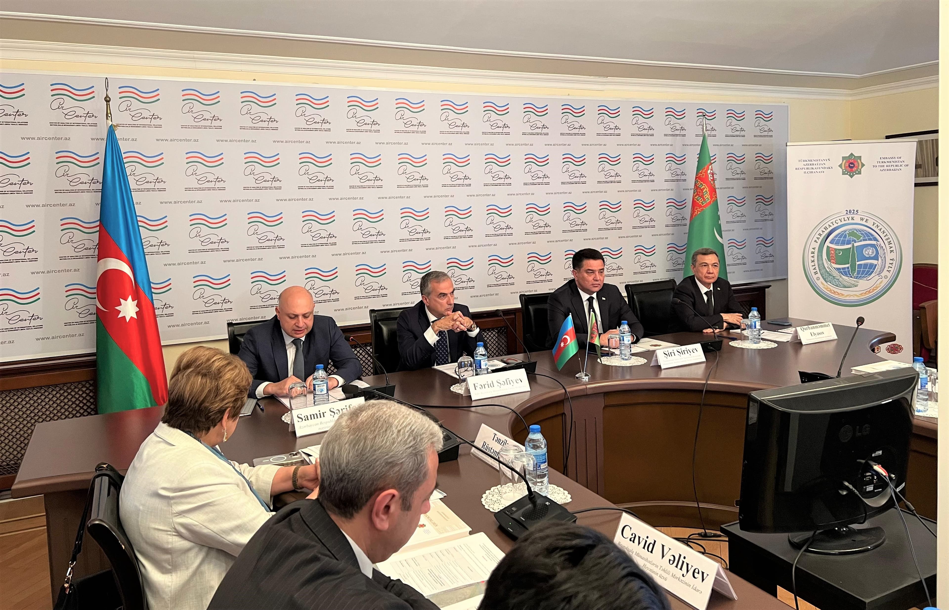 bakinskij-simpozium-turkmeno-azerbajdzhanskoe-partnerstvo