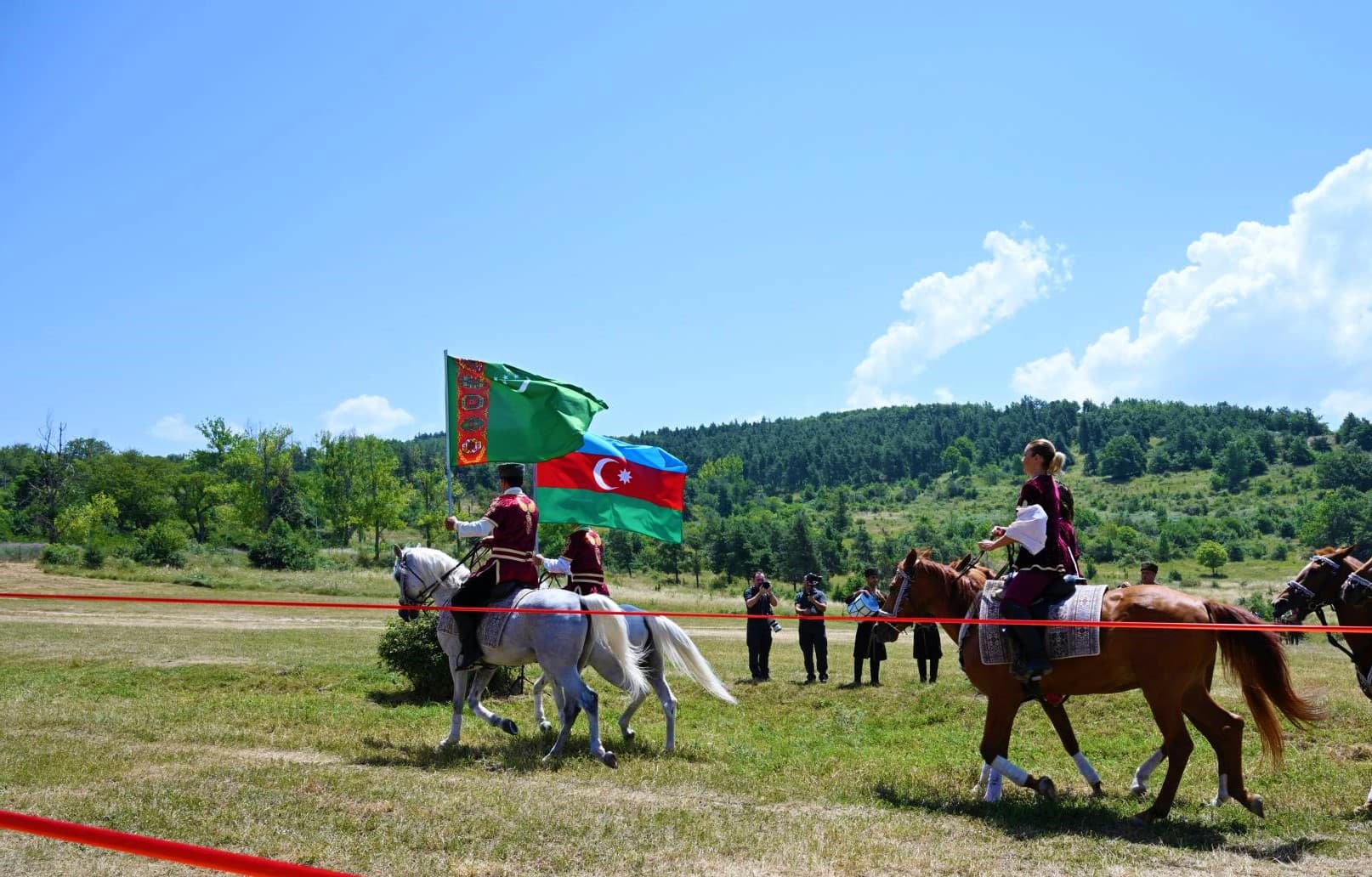 ashgabat-baku-gradostroitelstvo-konevodstvo