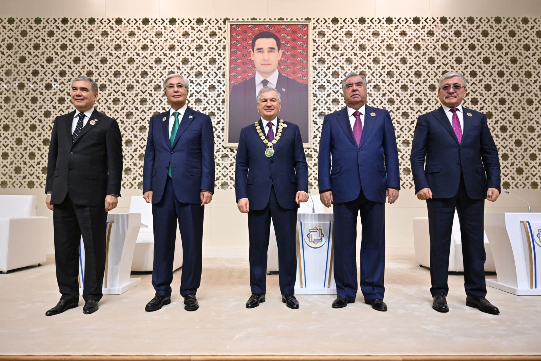 prezident-uzbekistana-orden-turkmenistana