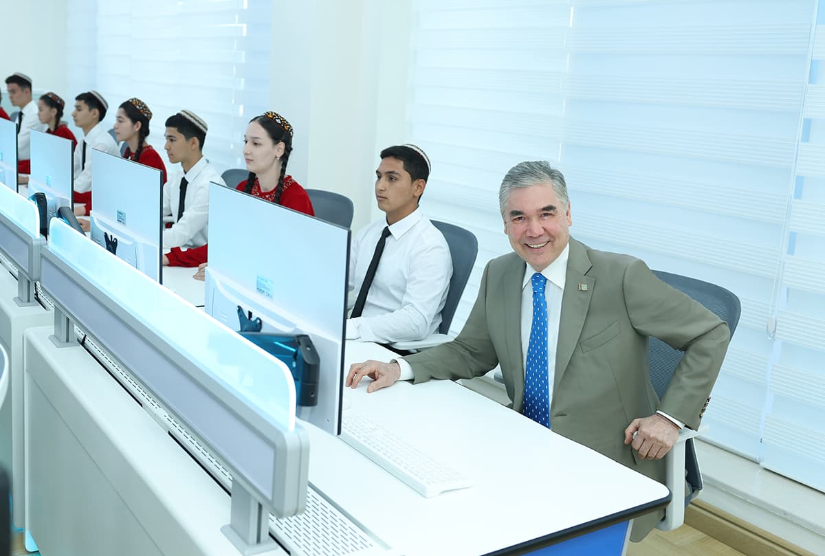 ashhabad-otkrytie-mezhdunarodnogo-universiteta-predprinimateley