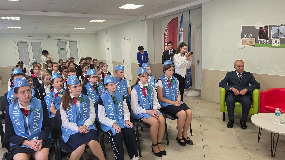 Диалоги дружбы - для юных минчан в Школе мира провели презентацию о Туркменистане