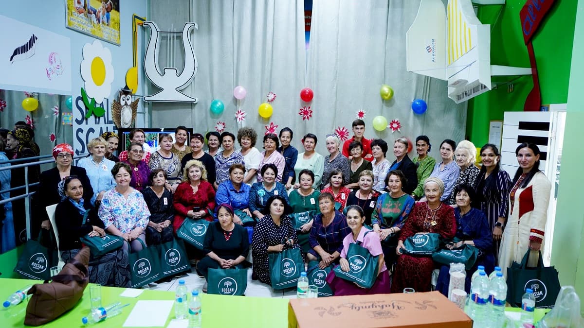 Праздник мудрости и музыки провели в Мары – конкурс «А ну-ка, бабушки!» и битва шарфов