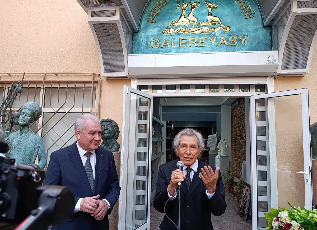 ashkhabad-galereya-babasary-annamyradova