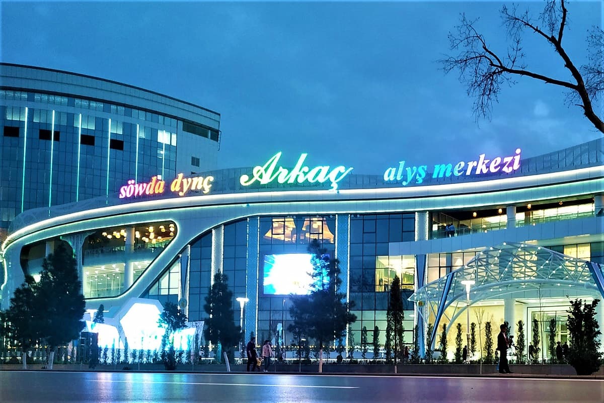 asgabatdaky-rus-oyi-masgala-bolup-halk-agzybirligi-gununi-bellemage-cagyryar