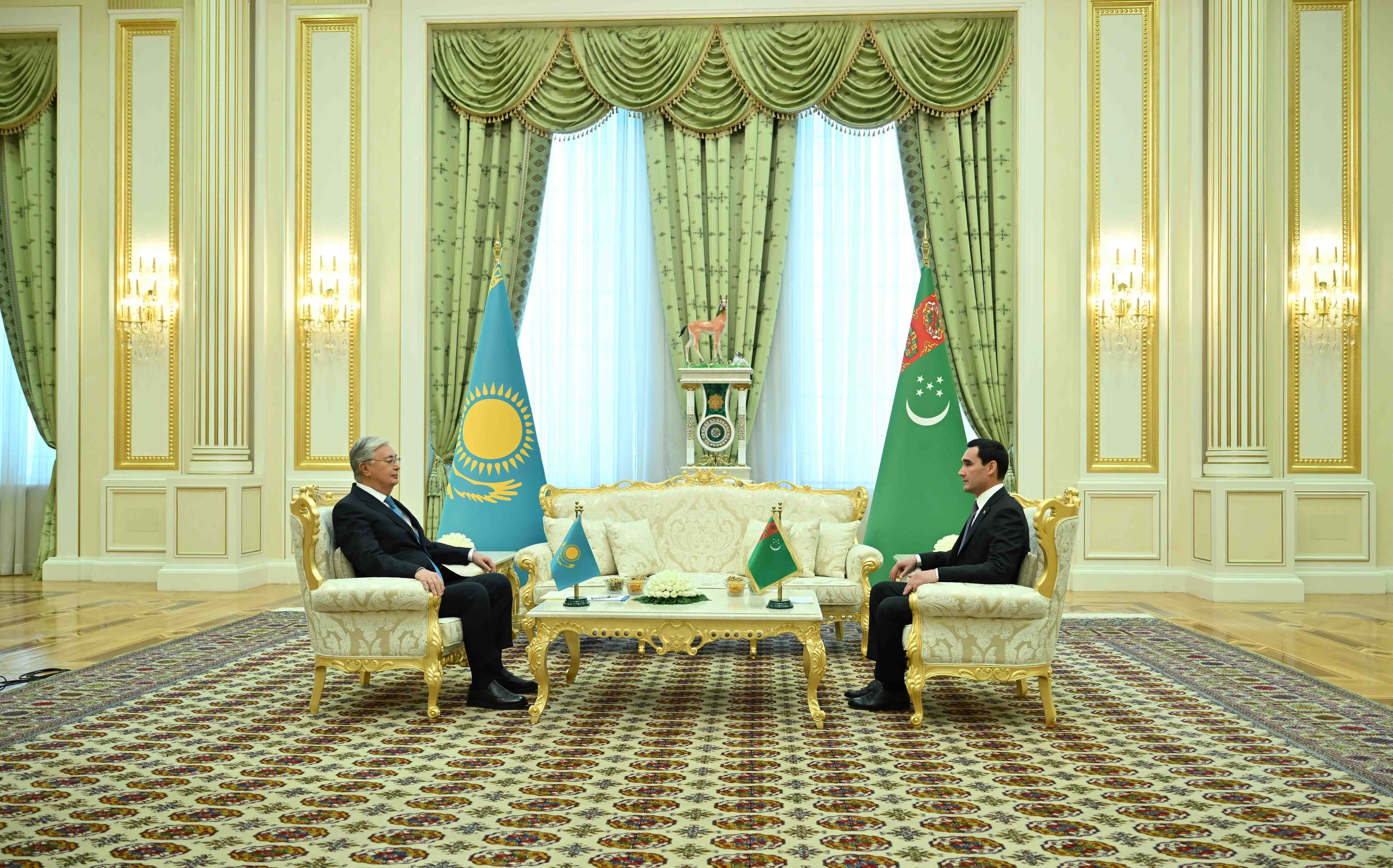 v-ashhabade-sostoyalis-peregovory-mezhdu-prezidentami-turkmenistana-i-kazahstana