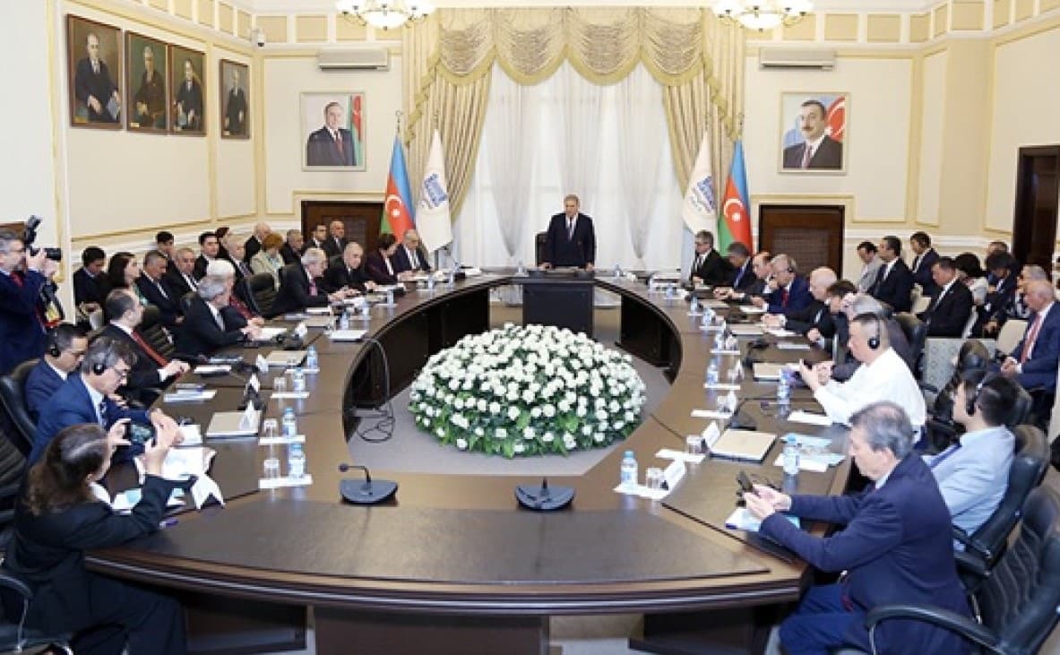 turkmenistanyn-ylymlar-akademiyasy-azerbayjanyn-ylymlar-akademiyasynyn-80-yyllygyna-bagyslanan-bayramcylyk-dabarasyna-gatnasdy