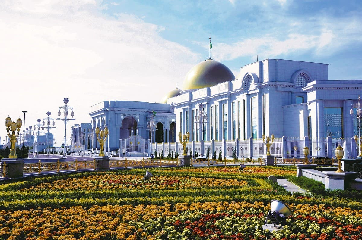 prezident-turkmenistana-prinyal-posla-katara