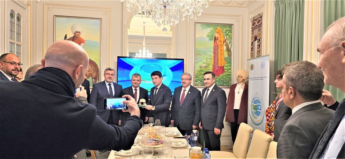 bryussel-ot-vostochnogo-gostepriimstva-do-evrazijskih-koridorov