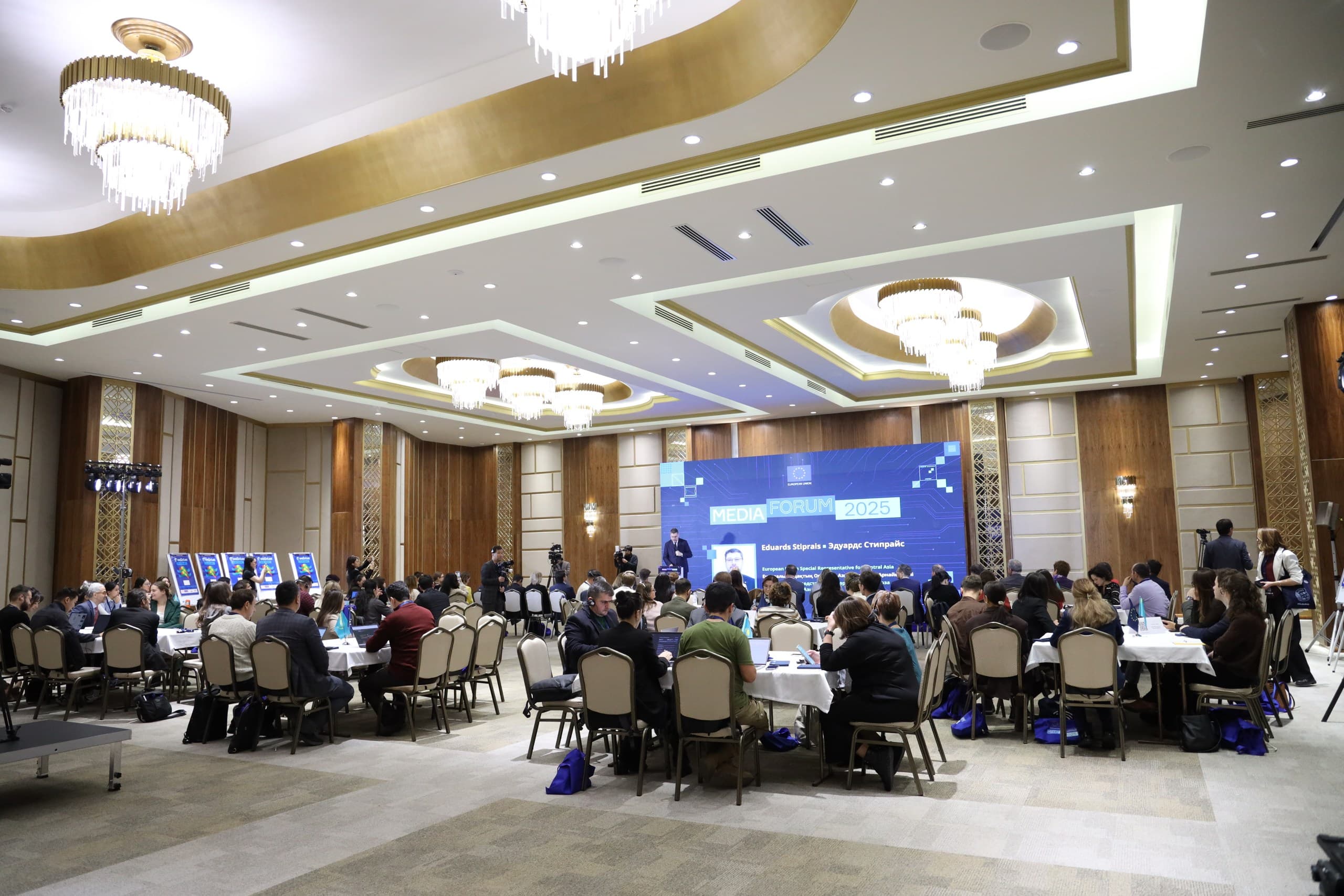 yb-ma-astanadaky-media-forum-eduards-stiprays-turkmenistan-bilen-hyzmatdaslyk-hakynda