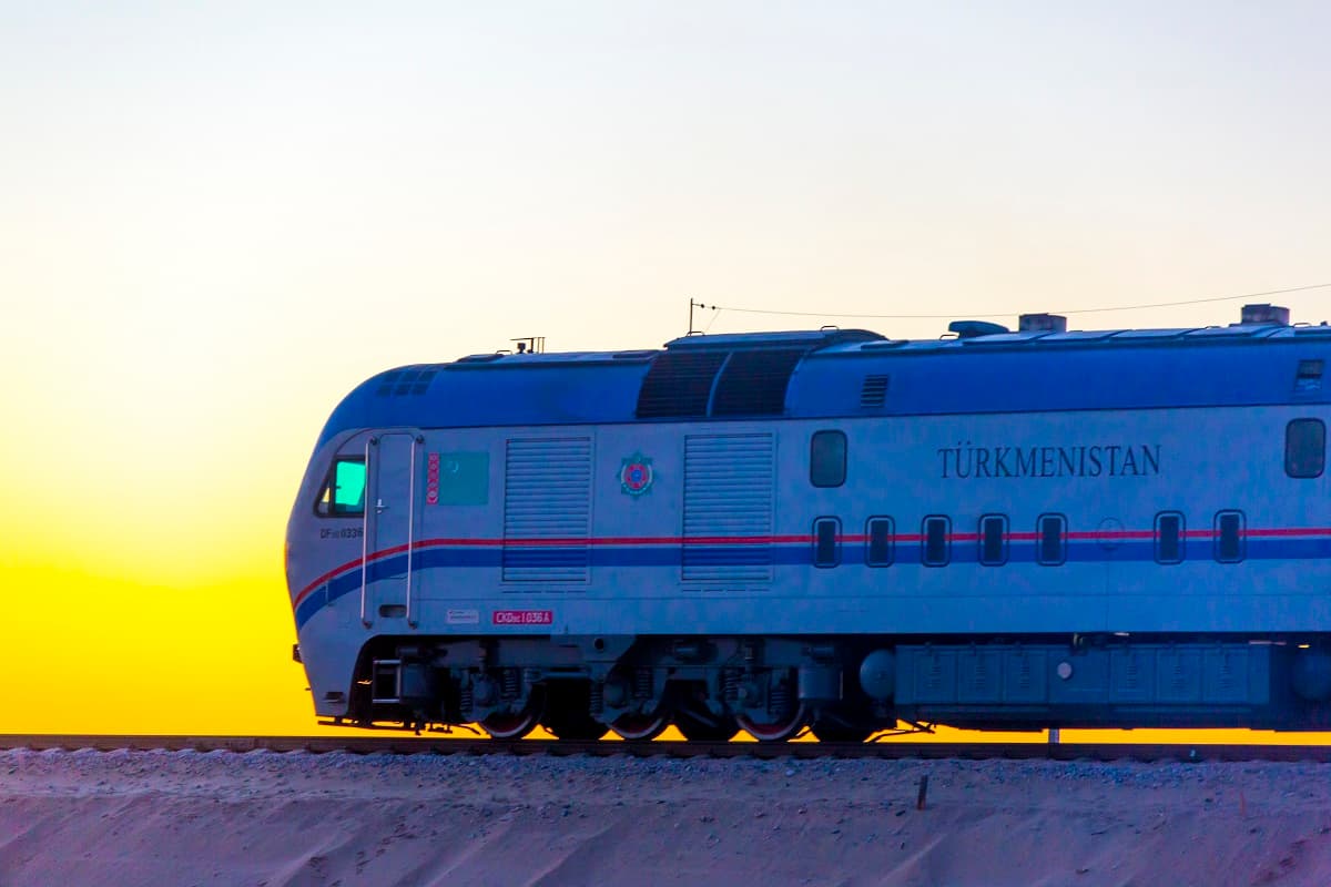 konteynernyye-perevozki-turkmenistan-rost-2025