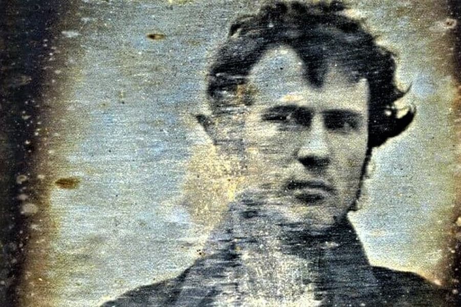 15-minutes-eternity-how-worlds-first-selfie-changed-way-we-see-ourselves