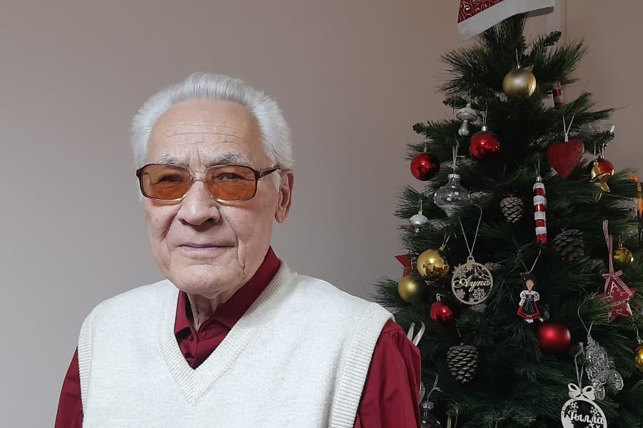 taze-yyl-mynasybetli-meshur-turkmen-yazyjysyndan-doredijilik-hasabaty-we-okyjylara-arzuwlary