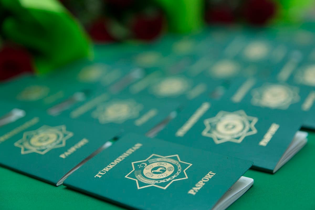 serdar-berdymuhamedov-podpisal-ukaz-o-prinyatii-v-grazhdanstvo-turkmenistana-1-tysyachi-146-chelovek