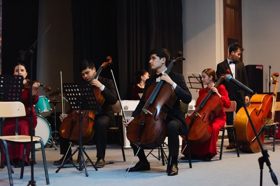 melodiya-orkestrinin-doredijileri-bilen-sohbetdeslik