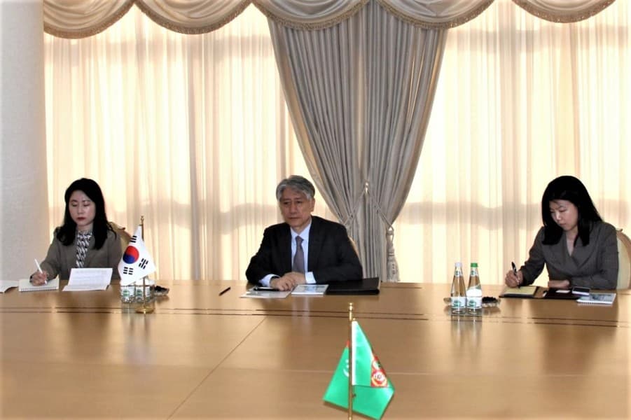 new-ambassador-republic-korea-lee-won-jae-presented-copies-his-credentials-mfa-turkmenistan