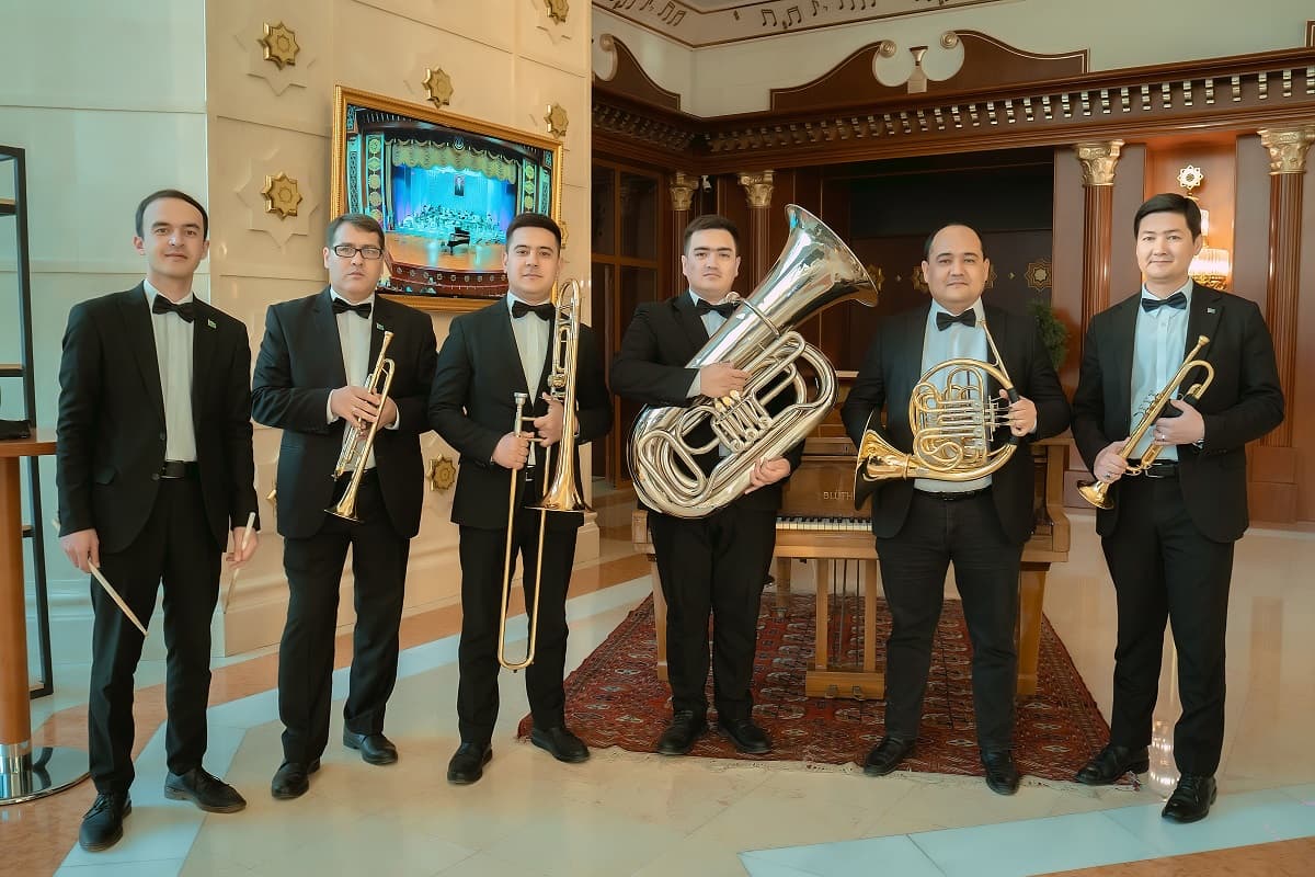 27 июня в ТРЦ "Аркач" состоится концерт медных духовых инструментов BRASS evening. В программе джаз, Нуры Халмамедов и мировые хиты