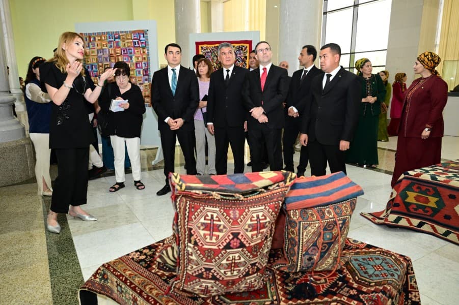 Azerbaijan Presents Its Heritage and Contemporary Art in Turkmenistan