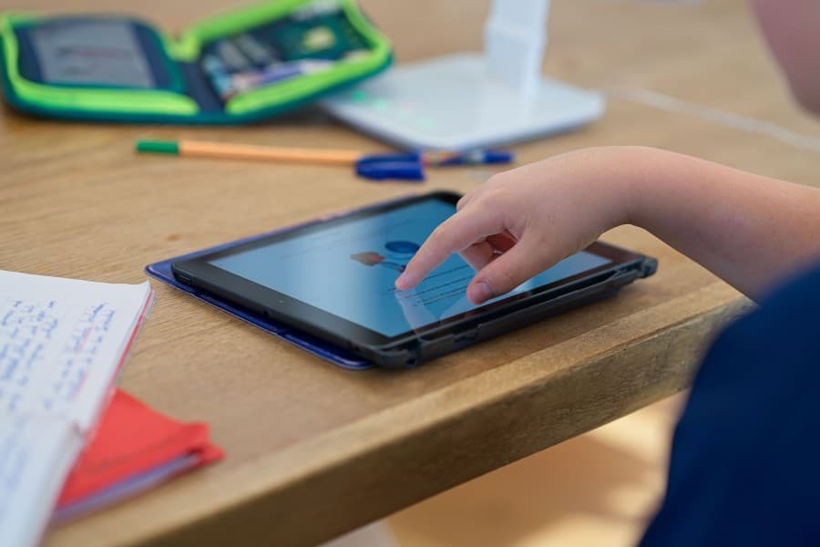 Procedure for the Use of Students’ Personal Mobile Devices in the Educational Process Was Approved by the Ministry of Education of Turkmenistan