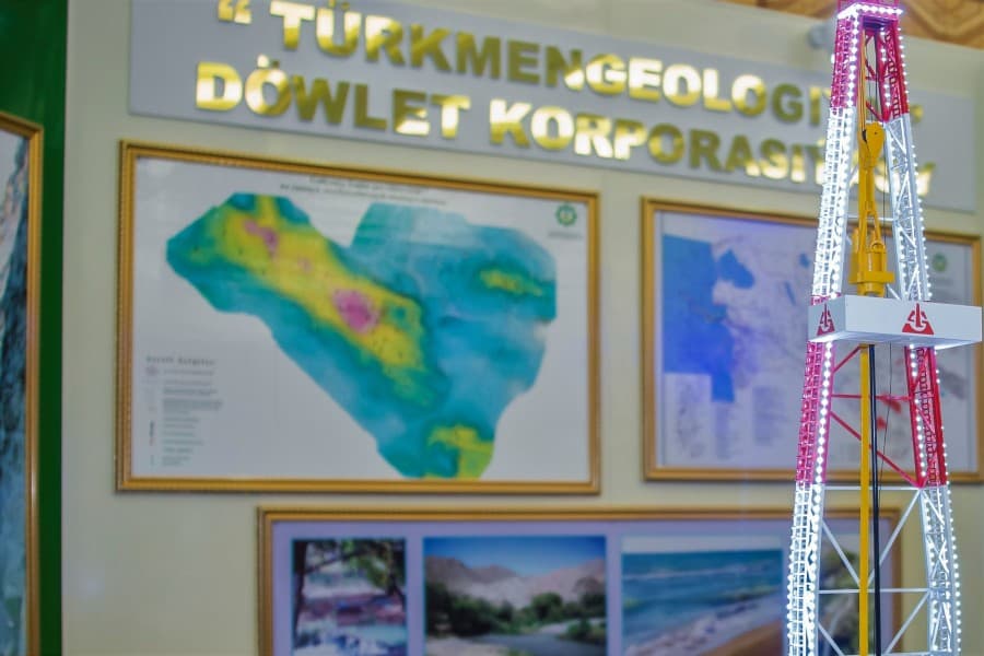 Türkmenistanyň ýangyç-energetika toplumy nebit we gaz çykarmak hem-de gaýtadan işlemek boýunça meýilnamalaýyn görkezijilerden öňe geçýär