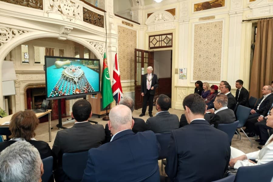 Türkmenistan Londondaky täze B2B Exchange platformasy arkaly Britaniýanyň bazarlaryna çykmagy maksat edinýär