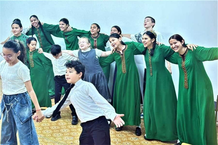A Leap to Fame and Behind-the-Scenes Curiosities at a Children's Concert
