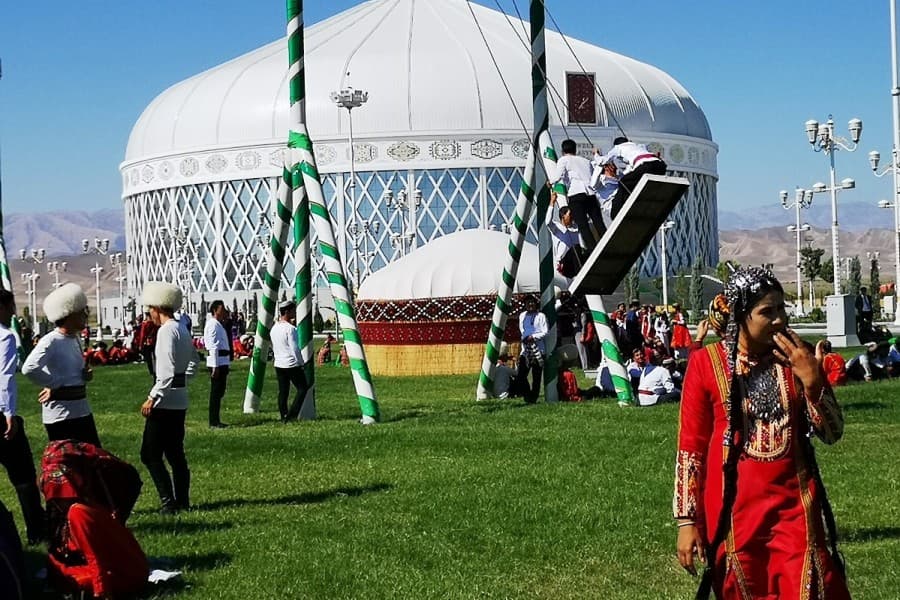At a Cabinet of Ministers meeting, President Serdar Berdimuhamedov emphasized the approaching significant dates and signed a decree "On the Celebration of Eid al-Adha," which designates official non-working days for all institutions and businesses in the country, regardless of ownership
