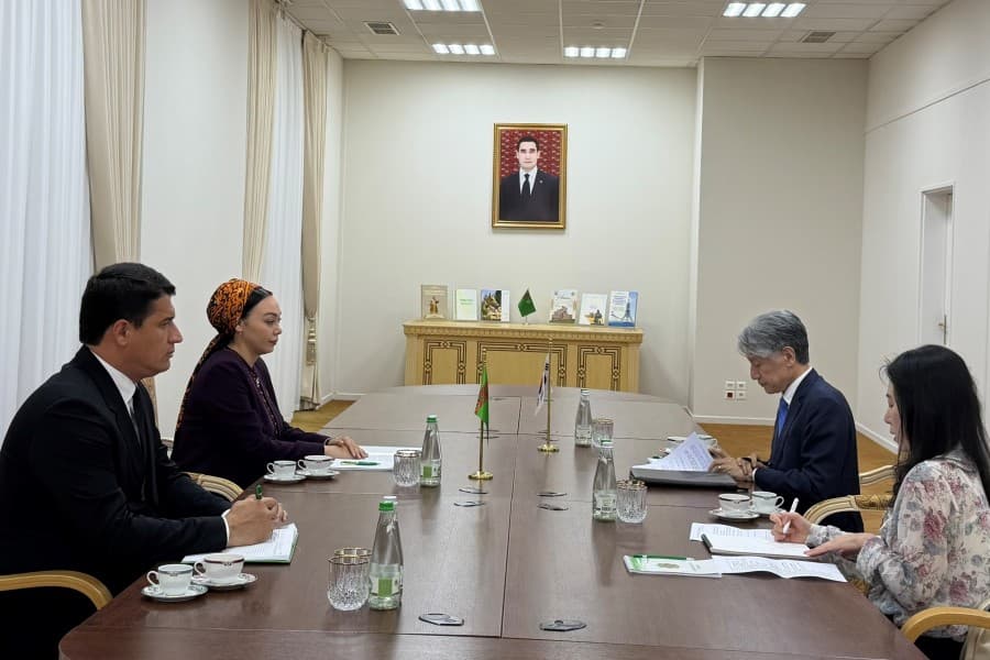 The Speaker of the Mejlis of Turkmenistan, Dunyagozel Gulmanova, received Ambassador Extraordinary and Plenipotentiary of the Republic of Korea, Lee Won-jae. During the meeting, the two sides conducted a detailed review of the current state of interparliamentary cooperation and outlined key areas for its long-term development