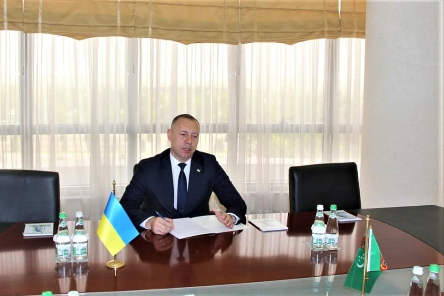 Ukrainanyň Türkmenistandaky wagtlaýyn işler ynanylan wekili diplomatik wezipesini tamamlaýan