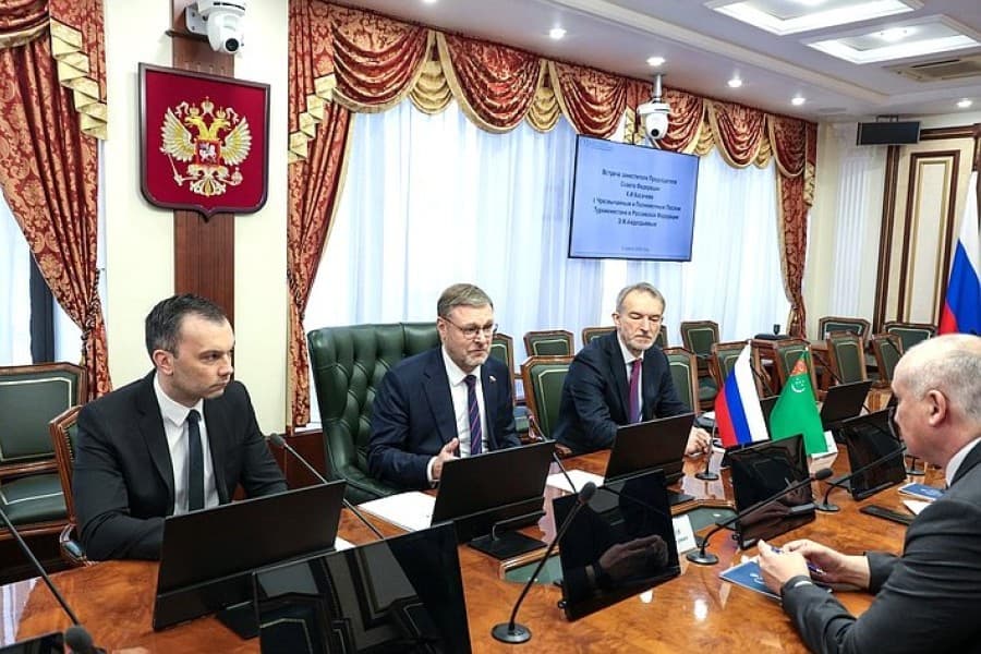 rf-nin-federasiya-genesi-asgabadyn-gda-daky-baslyklygynyn-caklerinde-one-suren-baslangyclaryny-goldayar