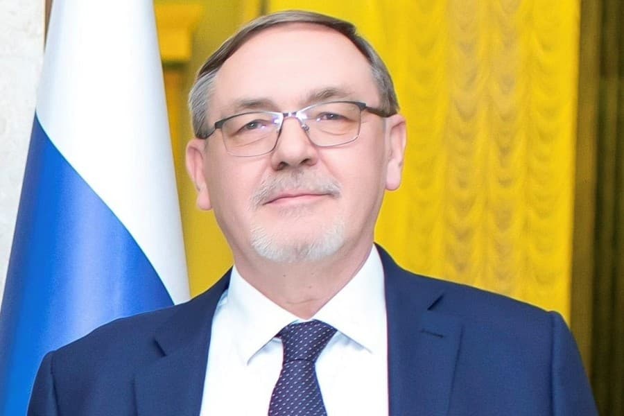 adatdan-dasary-we-ustunlikli-diplomatiyadaky-zenanlar-rf-nin-turkmenistandaky-ilcisinin-makalasy