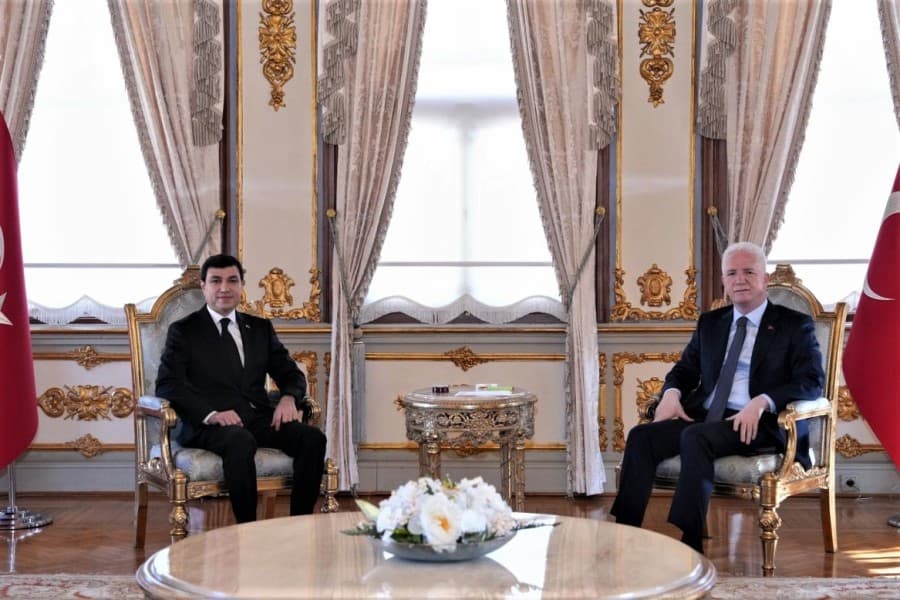 turkmenistanyn-bas-konsuly-we-stambulyn-hakimi-bilelikdaki-carelerin-meyilnamasyna-garadylar