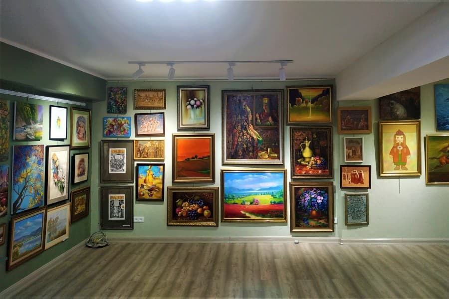 one-hundred-and-forty-moments-beauty-ashgabats-new-art-location-aga-berdiyev-street