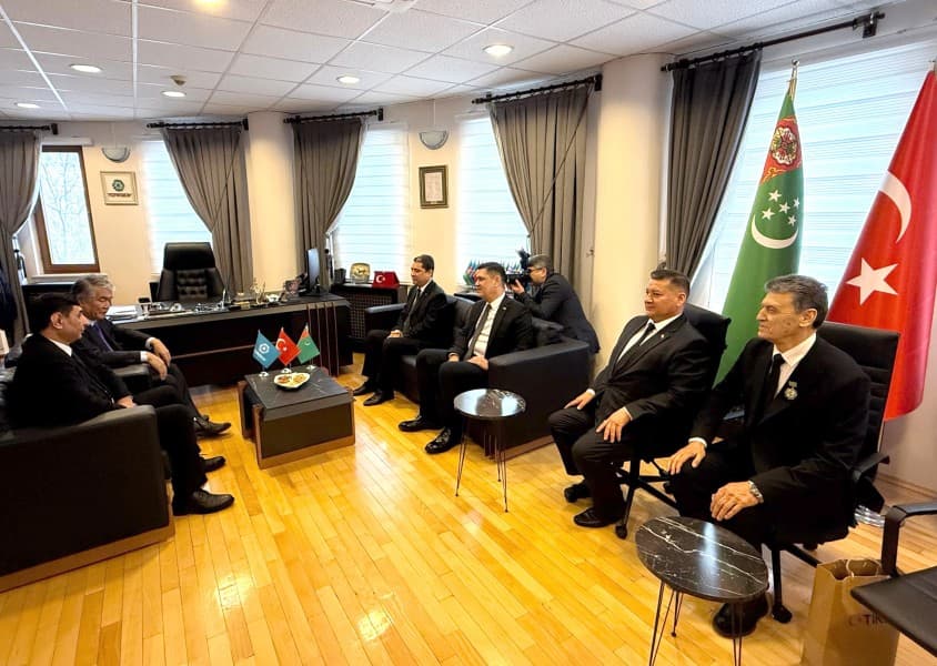 delegaciya-turkmenistana-provela-ryad-dvustoronnih-vstrech-v-ramkah-dnej-turkmenskogo-kino-v-turcii