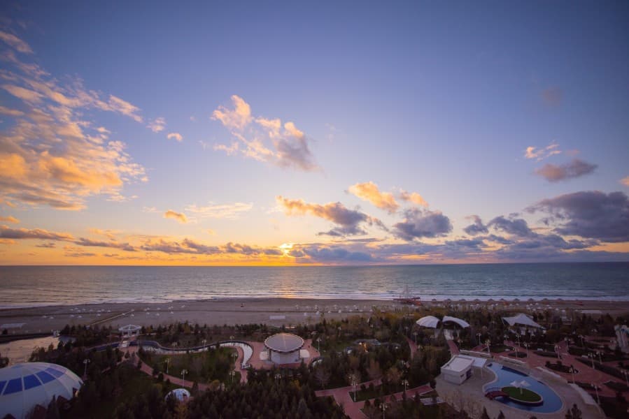 hazar-denzinde-deniz-zibillerine-we-plastik-galyndylaryna-garsy-goresmegin-gerimli-taslamsy-ise-girizilyar