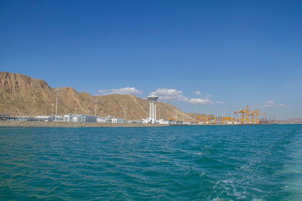 turkmenistan-rescues-iranian-ship-crew-caspian