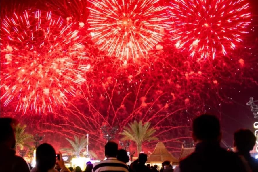 uae-set-five-world-records-new-years-eve