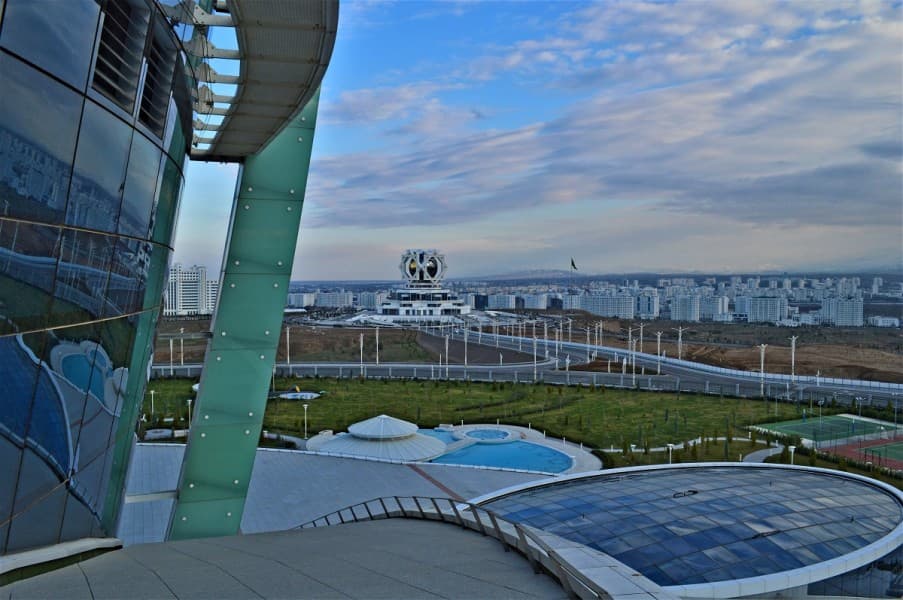 turkmenistan-speca-nyn-parahatcylyk-ynanysmak-we-hyzmatdaslyk-meydancasyna-owrulmegine-yardam-beryar