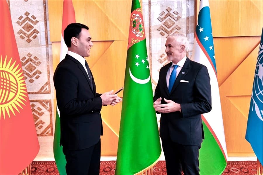 Aşgabatda geçirilen SPECA forumynyň çäklerinde BMG-niň Aziýa we Ýuwaş umman sebiti boýunça ykdysady we durmuş komissiýasynyň (UNESCAP) Ýerine ýetiriji sekretarynyň orunbasary Şombi Şarp sebitdäki amallar we halkara hyzmatdaşlygyny pugtalandyrmakda Türkmenistanyň tutýan orny baradaky öz garaýyşlaryny paýlaşdy