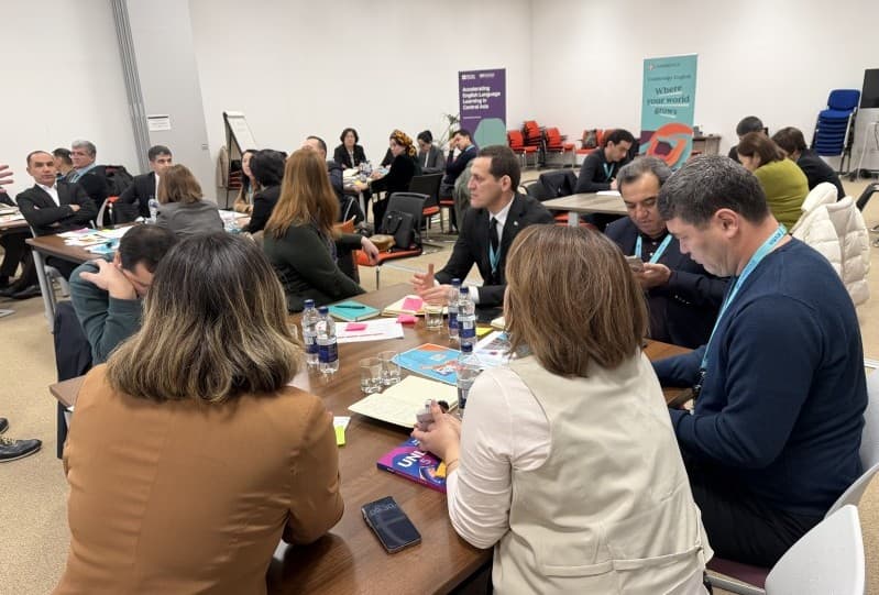 turkmenistanyn-yokary-okuw-mekdeplerinin-mugallymlary-kembrij-saherinde-ondebaryjy-tejribeleri-owrenyarler