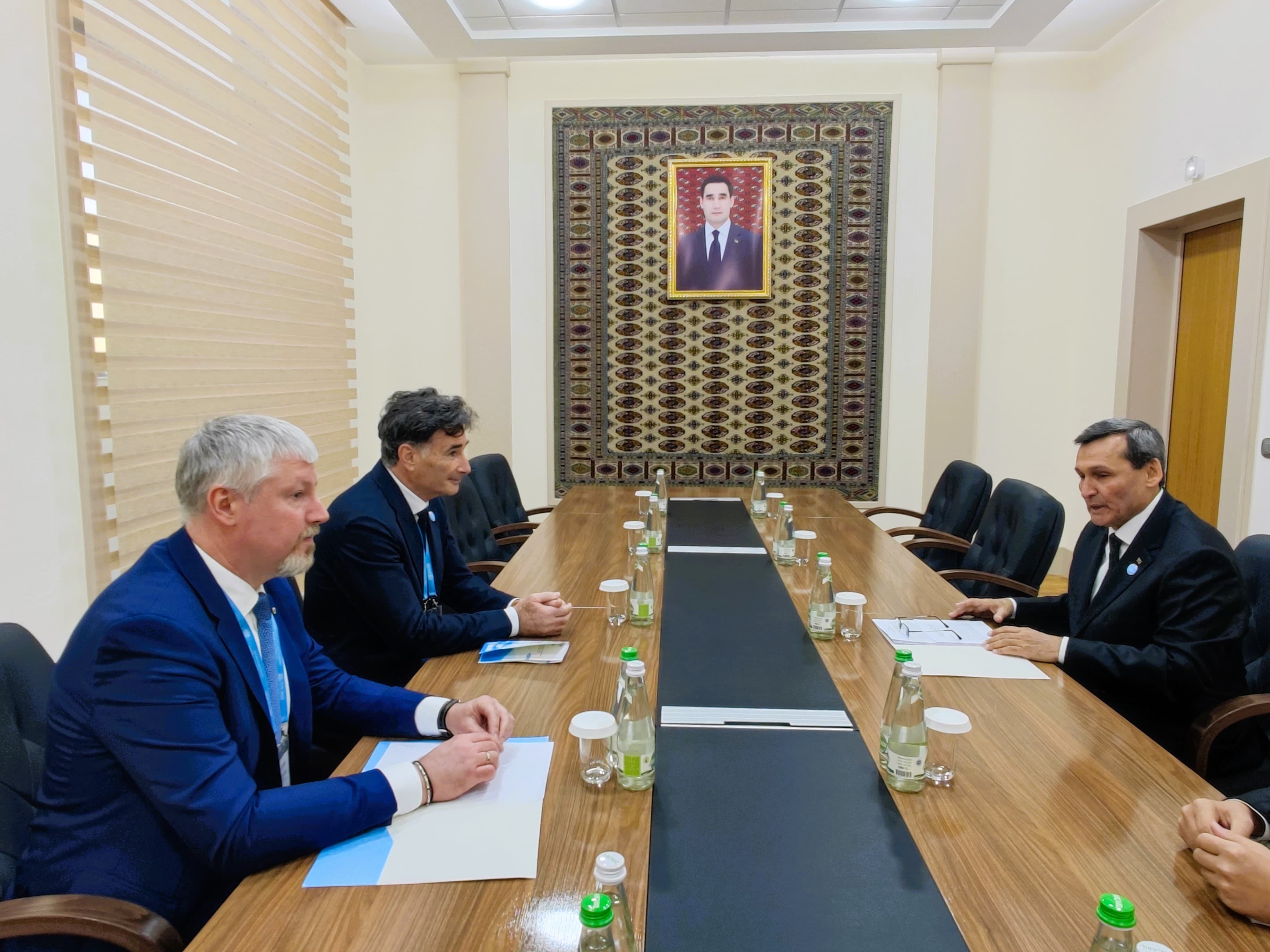 turkmenistan-i-mezhdunarodnyj-soyuz-avtomobilnogo-transporta-usilivayut-kooperaciyu