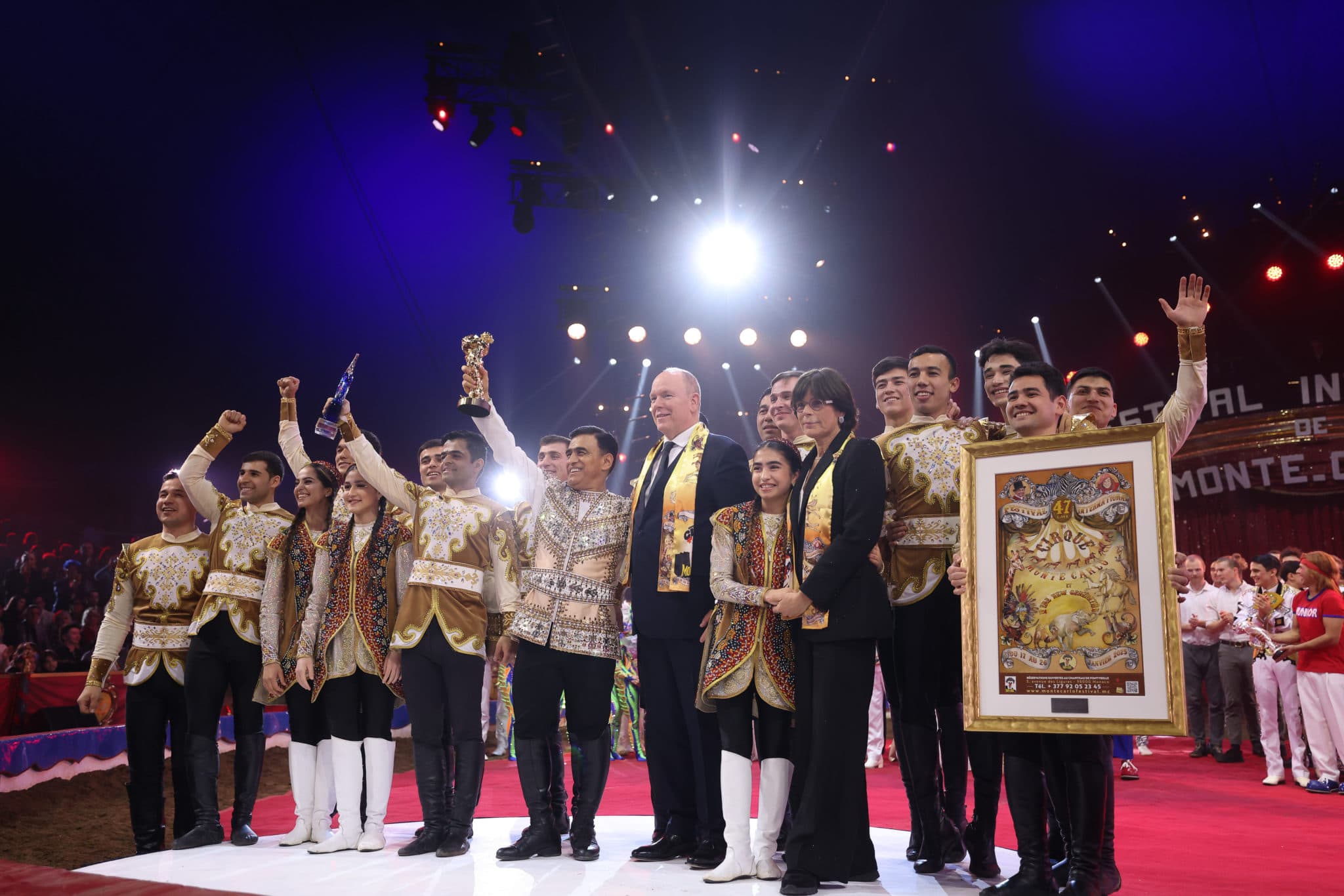 triumf-turkmenskih-naezdnikov-na-arene-mezhdunarodnogo-cirkovogo-festivalya-v-monte-karlo