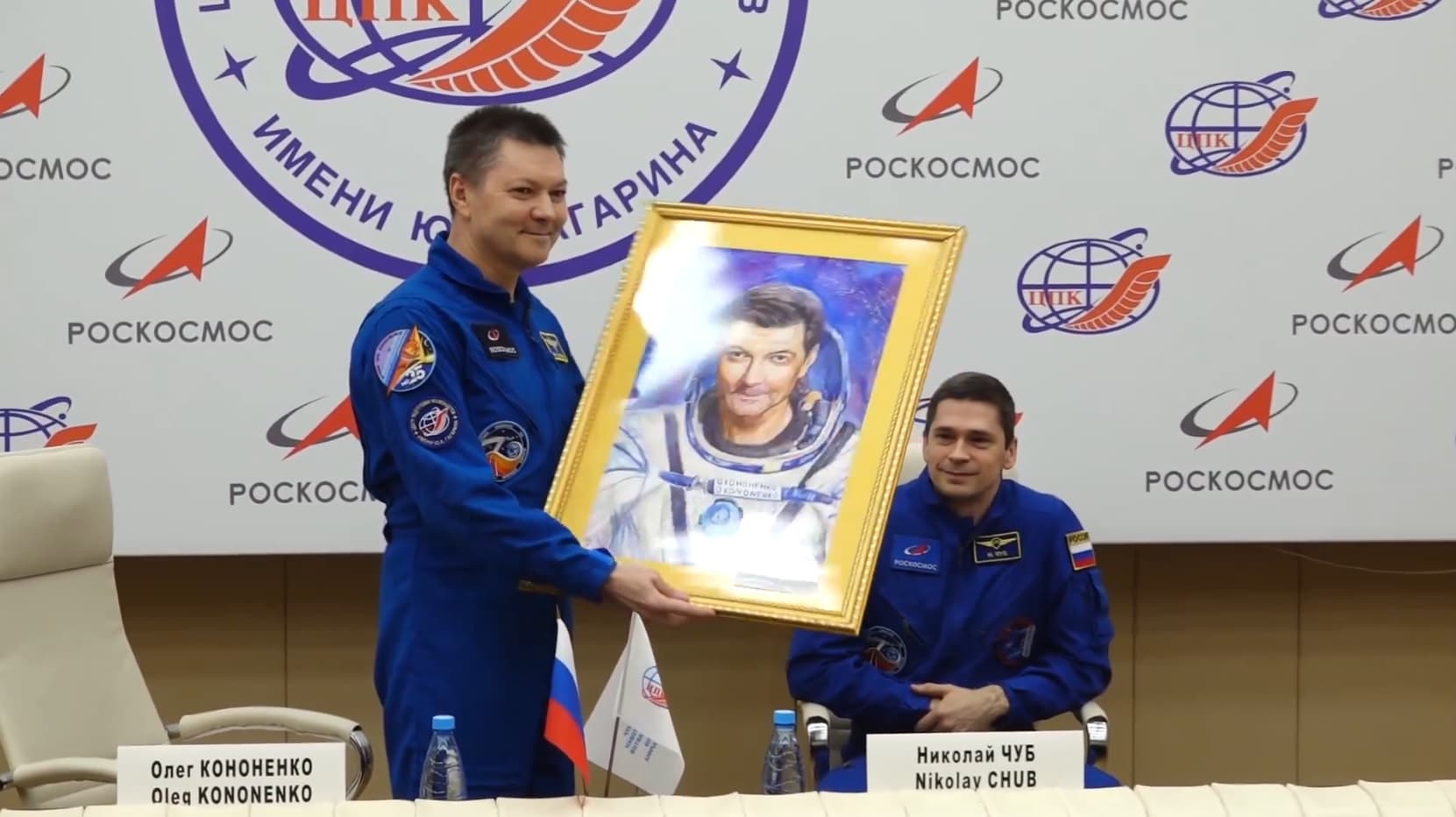 v-den-nezavisimosti-turkmenistana-oleg-kononenko-poluchil-podarok-ot-yunogo-hudozhnika