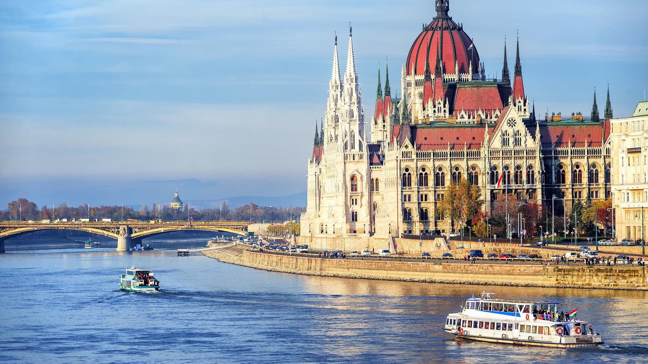 gurbanguly-berdymuhamedov-prinyal-uchastie-v-zasedanii-soveta-starejshin-otg-v-budapeshte